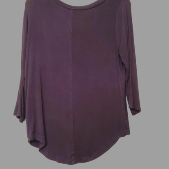 Lady's large Splash black shirt with a decorative zipper pocket. - Picture 4 of 5